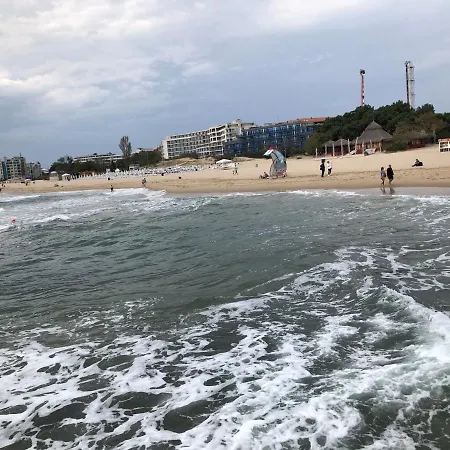 Two Bedroom Suny In Sunny Apartman *