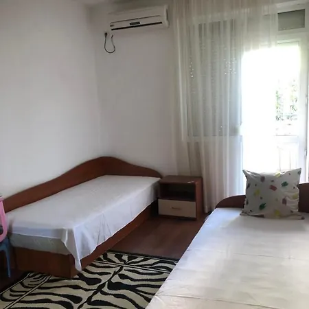 Two Bedroom Suny In Sunny Apartman